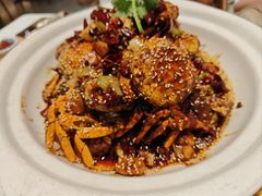 -肥肥虾庄·金牌油焖大虾(汉口城市广场店)