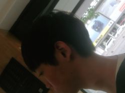 -一東造型烫发染发