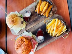 双蛋指椒牛肉汉堡-魏斯理汉堡(西安沣东吾悦店)