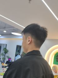 -V7 HAIR SALON