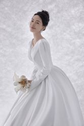 -喜爱高定婚纱摄影