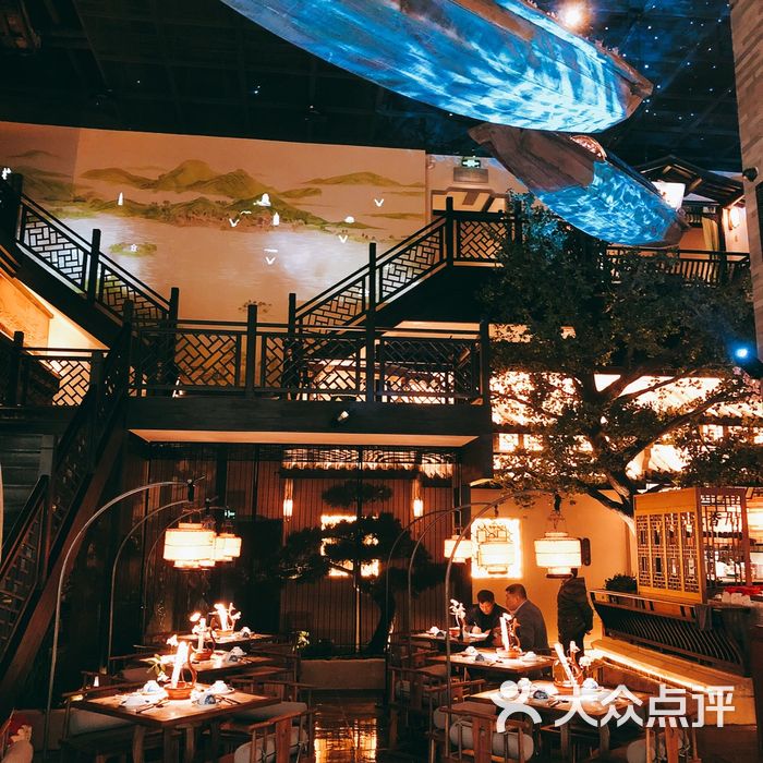 桂满陇-站立的杭州