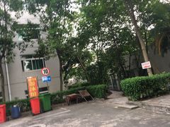 -领晟体育蓝天花园室内游泳馆