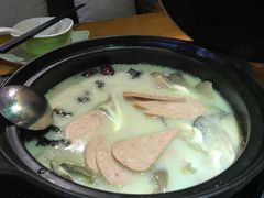 -洪氏嗨捞·广东猪肚鸡·椰子鸡火锅(西咸万象城店)