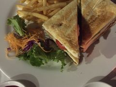 鸡肉三明治-美奈海崖度假酒店