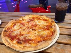 -城市大道红炉披萨烘焙坊