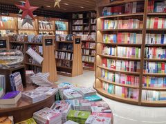 -新华书店(沙坪坝书城店)