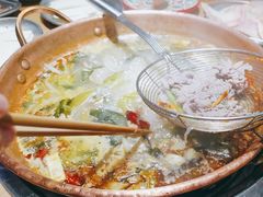 -洱火云南酸菜牛肉火锅(石景山当代商城店)