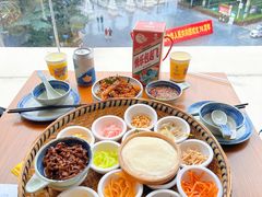 -包整·丝娃娃(一览甲秀楼风景店)