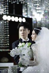 点击看大图 -Renee芮亦婚纱
