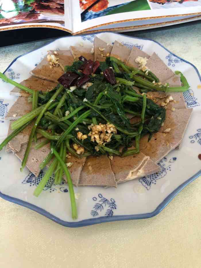 蓝屋清真特味馆"闺蜜家楼下的一家店,等闺蜜的过程中,来买.