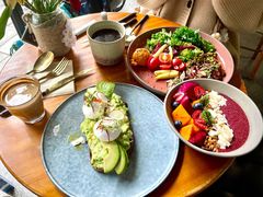 牛油果温泉蛋吐司-O'mills Sourdough Bakery&Bistro(永嘉路店)