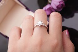 IMG_8607-威德钻石-克拉钻大本营(南京东路店)