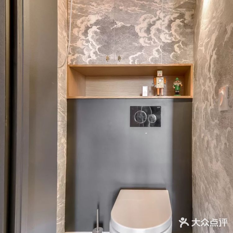 今日分享独立工作区加隐形门，年轻人喜欢的单身公寓！