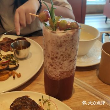 最近真的好多葡萄类饮料啊，到处都是，味道中规中矩吧