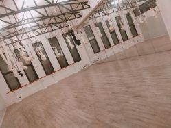 -无界瑜伽普拉提