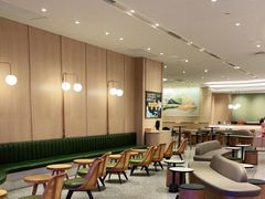 等位区-星巴克臻选(上海陆家嘴中心店)
