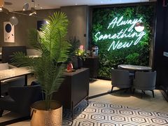 等位区-必胜客(万达广场店)