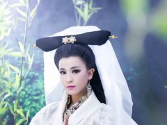 -九月鹰飞汉服摄影工作室