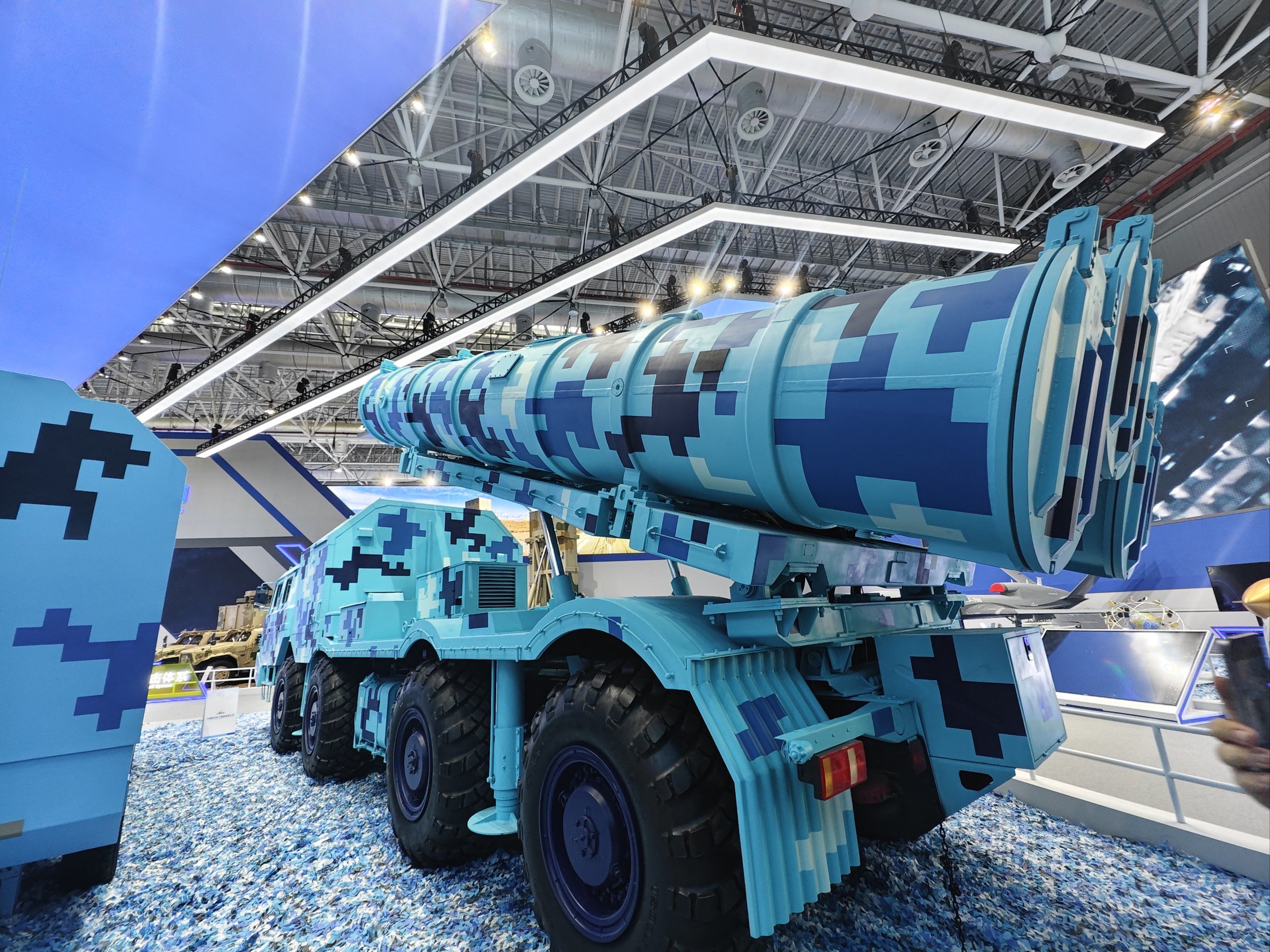 珠海航展超酷炮车!