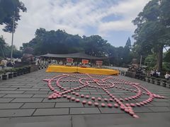 -峨眉山报国寺