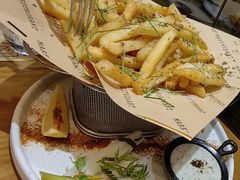 -Mark&Mars Restaurant
