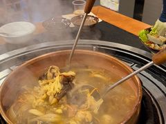 -阿山卓·野生菌火锅·纳西火塘烤肉