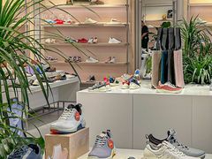 -王府井奥莱临潼小镇(临潼店)