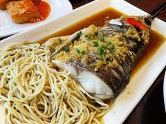 开胃鱼头-刘胖子家常菜·蹄花焖藕(中南店)