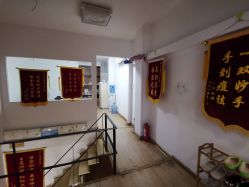 -苗医生专业祛痘·皮肤管理