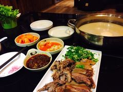 英子狗肉馆-英子补身汤(海兰路店)