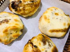 梅干菜鲜肉小烤饼-爬山街·衢州烤饼小卖铺(高新万达店)