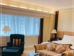 -深圳富苑皇冠假日套房酒店