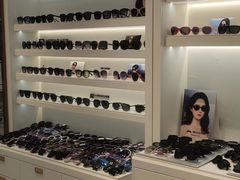 -J-Optical佳视明眼镜·蔡司视觉(青岛金茂览秀城店)