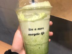 牛油果香蕉奶昔-HELLO 27 意面·沙拉·帕尼尼