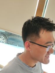 -一東造型烫发染发