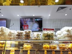面包甜点陈列柜-白玉兰食品甜凤店(合生汇店)