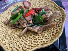 蕨粑炒腊肉-古城苗家土菜馆(河景餐厅店)