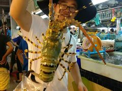 -班赞海鲜市场胖阿姨加工点