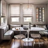 今日分享营造出顶天立地的效果，在视觉上拔高空间