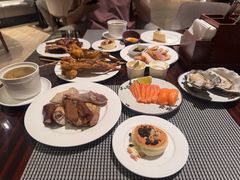 -广州万富希尔顿酒店·感趣自助餐厅·金秋蟹宴生蚝海鲜刺身