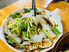 红油凉皮-胖胖板凳面