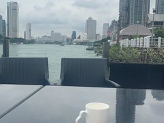 -曼谷湄南河畔华美达广场酒店