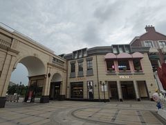 -王府井奥莱临潼小镇(临潼店)