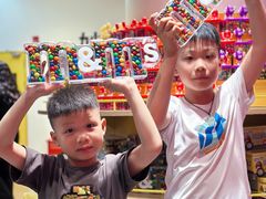 -m豆巧克力世界(上海世茂广场店)