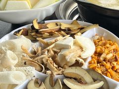 -野菌皇海景野生菌火锅(滨海大道店)