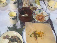-刘姐啤酒鱼民族演艺餐厅(西街总店)