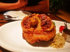 自酿啤酒脆皮烤猪肘-Ambra Haus琥珀屋精酿餐厅(宝山店)