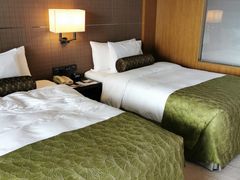 -上海滴水湖皇冠假日酒店