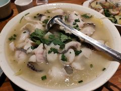 酸菜鱼-缘生态云南菜·野生菌庭院餐厅(华侨城店)